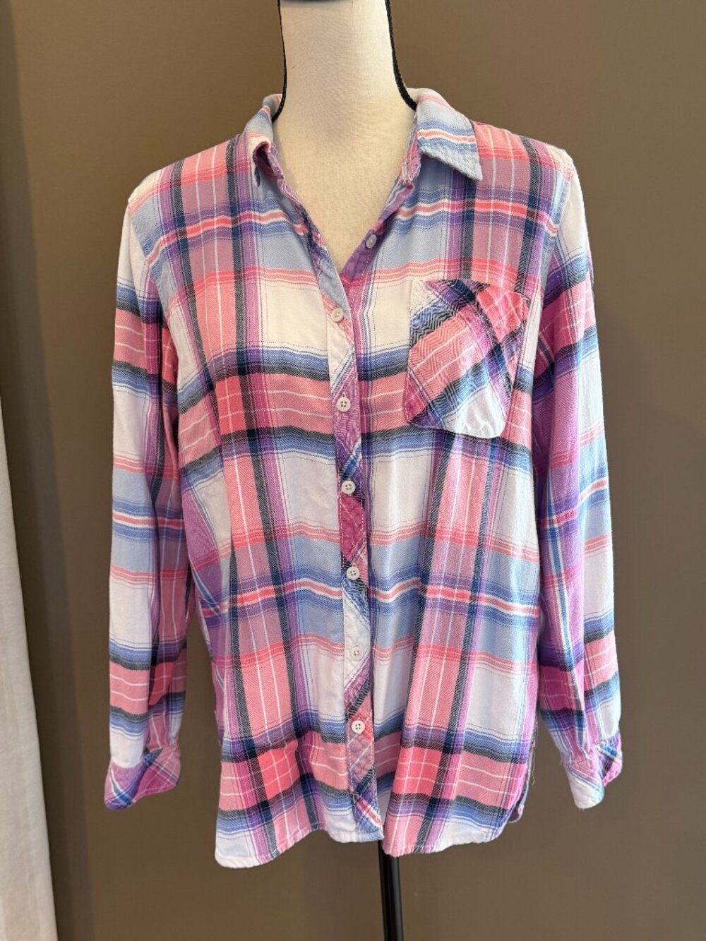 Sonoma Pink & Blue Plaid Long Sleeve Butto Down Shirt, Size Large